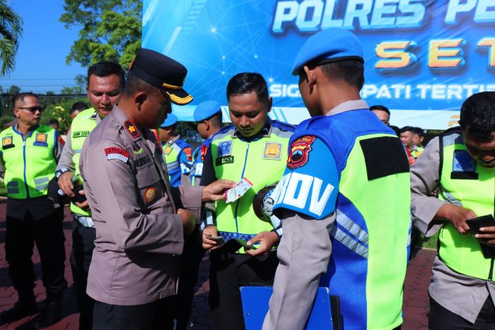 Tingkatkan Kualitas Layanan Mudik, Sikap Tampang Anggota Polres Pekalongan Diperiksa Ketat