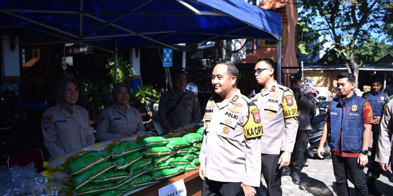 Polres Gresik Gelar Pasar Murah Gerakan Pangan Murah Polri, Beras dan Minyakita Diserbu Warga