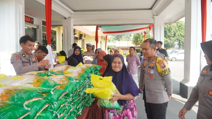 Gerakan Pangan Murah Polri, Polres Pasuruan Berhasil Salurkan 45 Ton Beras Untuk Masyarakat