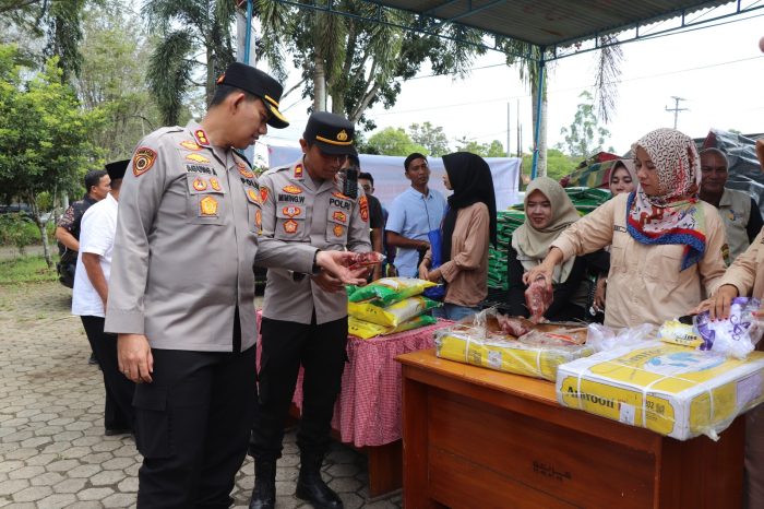 Polres Musi Rawas Gelar Gerakan Pangan Murah di Polsek Muara Beliti, Kapolres Hadir Bersama Pejabat Badan Pangan Nasional