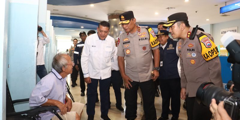 Kapolda Jatim Cek Pos Terpadu dan Pos Pam di Surabaya Pastikan Layanan Mudik Berjalan Optimal