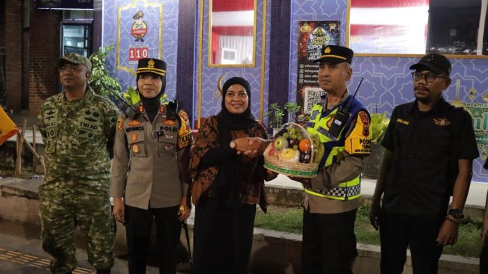 Perkuat Layanan Mudik, Forkopimda Batang Salurkan Bingkisan Semangat di Posko Lebaran