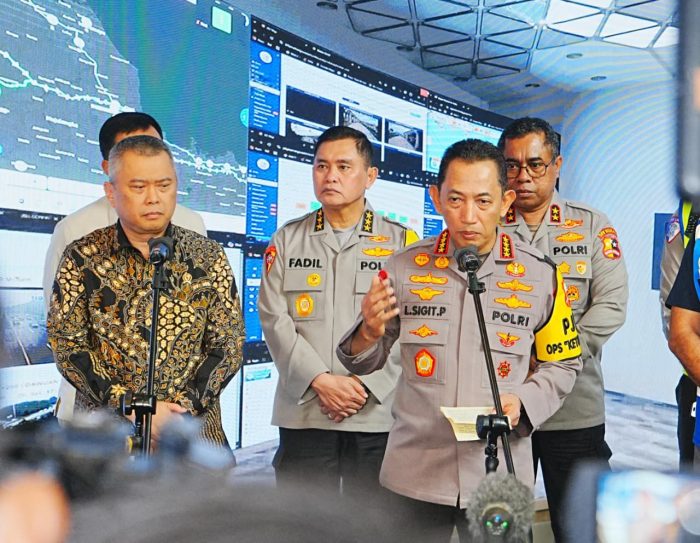 Tinjau Jasa Marga Command Center, Kapolri Pastikan Arus Balik Berjalan Lancar dan Aman