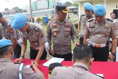 Disiplin Diperketat, Kapolda Sumsel Periksa Senpi Personel