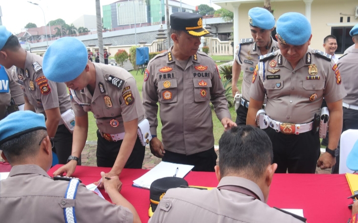 Disiplin Diperketat, Kapolda Sumsel Periksa Senpi Personel