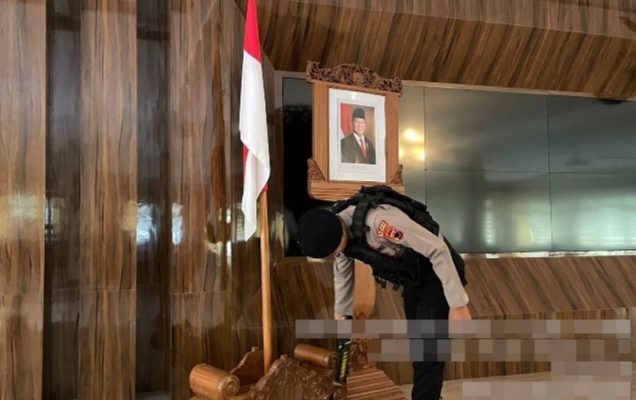 Polres Pekalongan Sterilisasi Gedung Setda Kajen Jelang Penyerahan Surat Gubernur Jateng