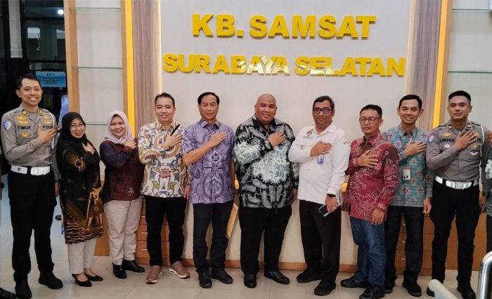 Tingkatkan Kualitas Layanan, Dewan Komisaris Jasa Raharja Tinjau Inovasi Drive Thru di Samsat Surabaya Selatan