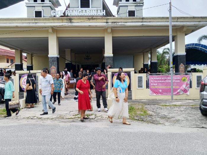 Amankan Ibadah Jumat Agung, Personel Polresta Palangka Raya Siaga di GKE Pangarinah