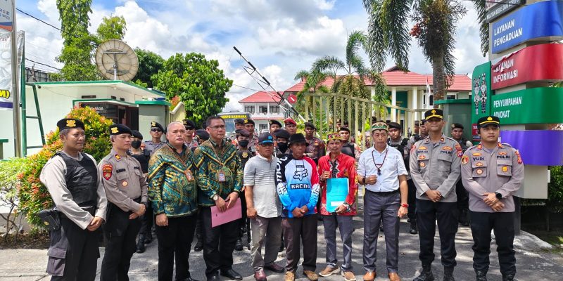 Polresta Palangka Raya Sukses Jaga Keamanan Penyampaian Aspirasi Massa FKPM-KT