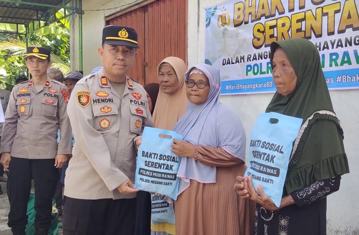 Jelang Hari Bhayangkara ke-80, Polres Musi Rawas Bedah Empat Rumah Warga Dari Donasi Personel