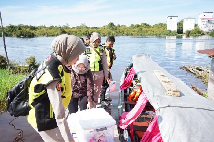 Rumkit Bhayangkara Layani Kesehatan Warga Danau Tundai
