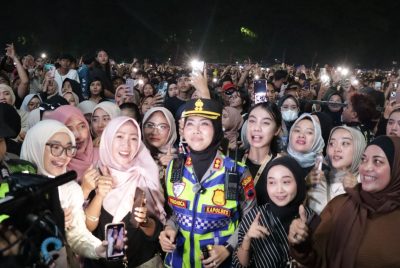 Puluhan Ribu Penonton Padati Konser NDX AKA di Batang, Pengamanan Berjalan Terkendali