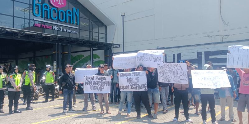 Penolakan Vendor Parkir, Juru Parkir Lokal Gelar Aksi Damai di Mie Gacoan Pekalongan