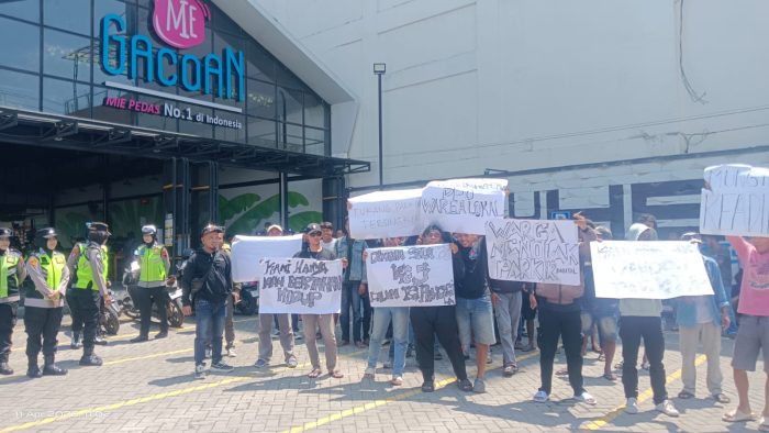 Penolakan Vendor Parkir, Juru Parkir Lokal Gelar Aksi Damai di Mie Gacoan Pekalongan