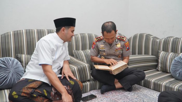 Silaturahmi ke Ponpes Alhidayah Asshomadiyah, Kapolres Pasuruan Tekankan Kolaborasi Jaga Keamanan