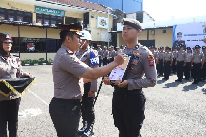 Polres Tanjung Perak Perkuat Pengawasan Internal, Disiplin Lewat PTDH