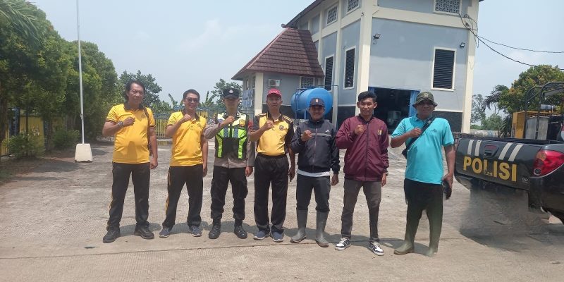 Polisi Turun Langsung, Kapolsek Sragi Cek Tanggul Jebol Sungai Silempeng