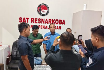 Ungkap Kasus Narkotika di Pekalongan, Dua Pria Diamankan Dengan Barang Bukti Sabu dan Ratusan Pil Psikotropika