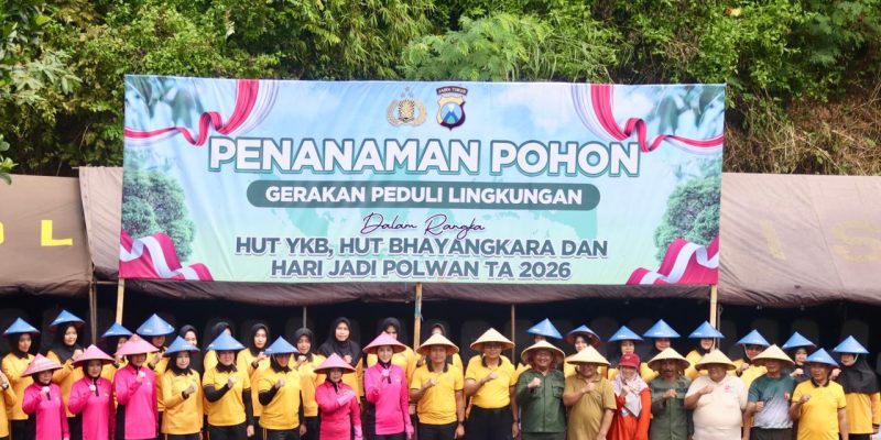 Kapolres Pasuruan Turut Serta Tanam Pohon Dalam Rangka HUT Yayasan Kemala Bhayangkari
