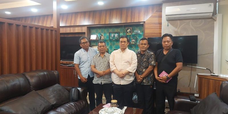 Wamendes Ahmad Riza Patria Siap Dukung Munas SWI & HKPS 2026 di Desa Banyuanyar