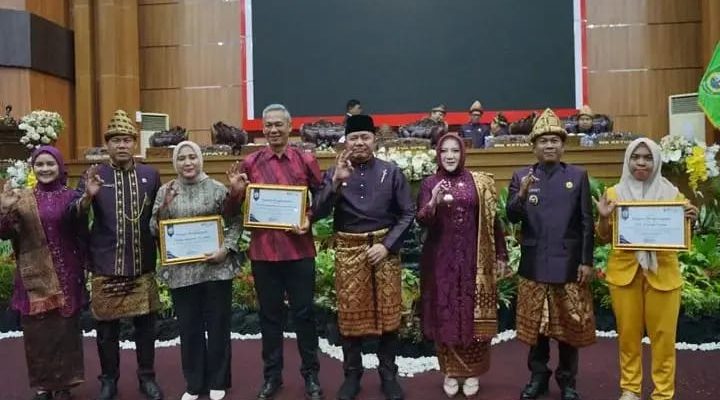 Pimpin Paripurna HUT ke-83, Ketua DPRD Musi Rawas Desak Perbaikan Jalan Provinsi di Perbatasan