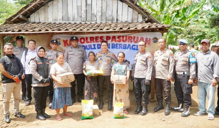 Kapolres Pasuruan Sambangi Desa Ngembal, Serap Aspirasi dan Salurkan Bantuan