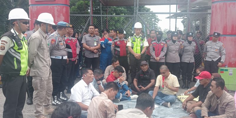 Gabungan Aktivis Demo Desak Pencopotan Manajer Depo Pertamina Lubuklinggau Usai Polda Sumsel Ungkap Mafia BBM Oplosan