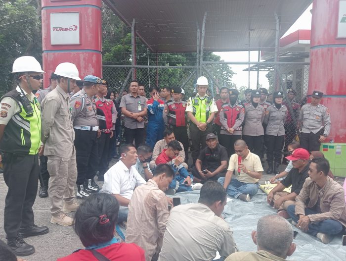 Gabungan Aktivis Demo Desak Pencopotan Manajer Depo Pertamina Lubuklinggau Usai Polda Sumsel Ungkap Mafia BBM Oplosan