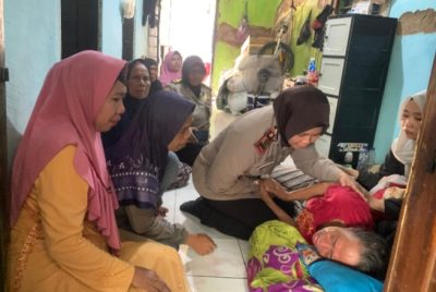 Polres Pasuruan Takziah dan Berikan Santunan Korban Laka di Perlintasan Kereta