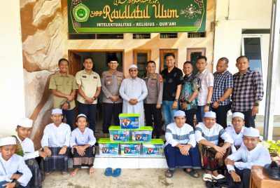 Kapolres Musi Rawas Sambangi Pondok Pesantren Raudlatul Ulum