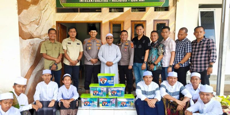 Kapolres Musi Rawas Sambangi Pondok Pesantren Raudlatul Ulum