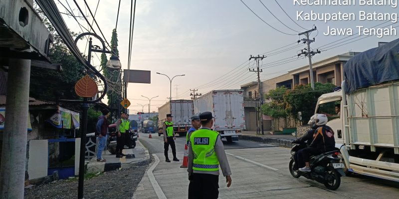 Polri Hadir Jaga Keamanan Ibadah Umat Kristiani di Kabupaten Batang