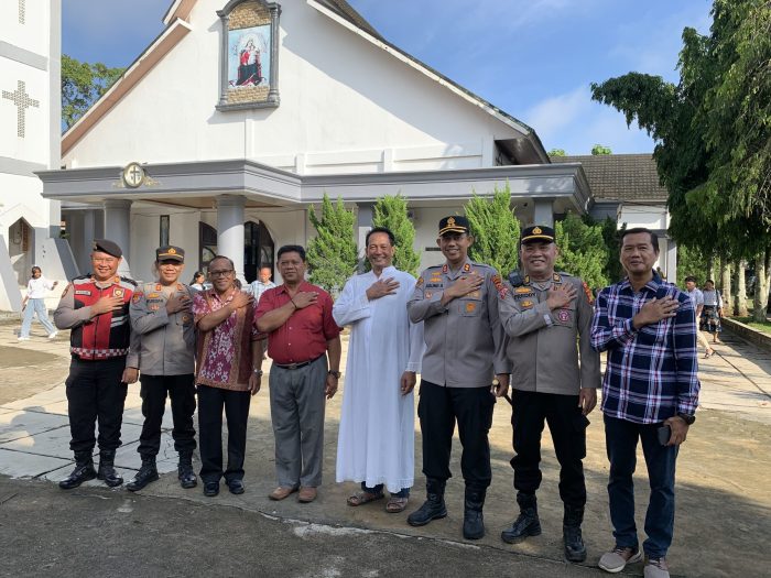 Pastikan Ibadah Kondusif, Kapolres Musi Rawas Pantau Keamanan Gereja