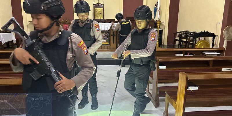 Polres Pasuruan Sterilisasi Gereja Tingkatkan Pengamanan Ibadah Kenaikan Isa Almasih Berjalan Aman