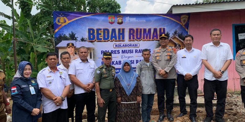 Wujudkan Hunian Layak, Polres Musi Rawas dan Pemkab Mura Bedah 2 unit Rumah di Srimulyo dan M.Sitiharjo