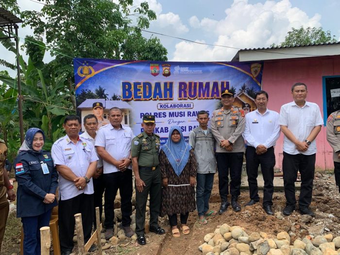 Wujudkan Hunian Layak, Polres Musi Rawas dan Pemkab Mura Bedah 2 unit Rumah di Srimulyo dan M.Sitiharjo