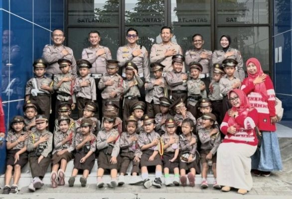 Polisi Sahabat Anak, Satlantas Polresta Sidoarjo Tanamkan Budaya Tertib Lalu Lintas Sejak Dini