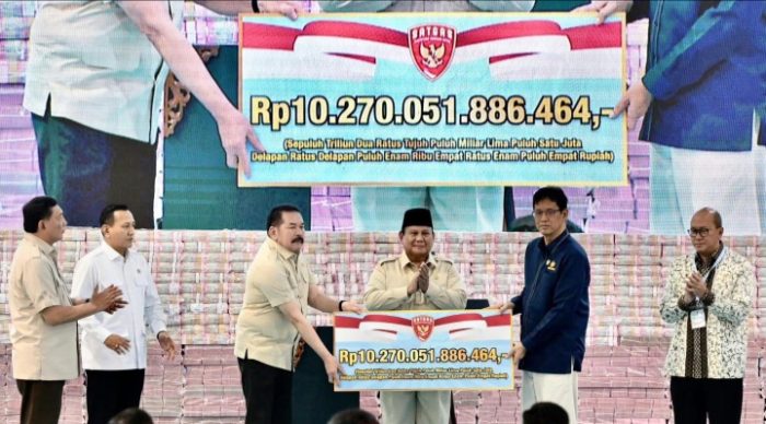 Presiden Prabowo Saksikan Penyerahan Rp10,27 Triliun dan 2,37 Juta Hektare Lahan Hutan Kepada Negara