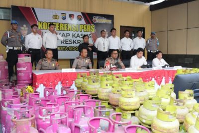 Polresta Sidoarjo Ungkap Sindikat LPG Oplosan di Rumah Kontrakan, Dua Tersangka Diamankan