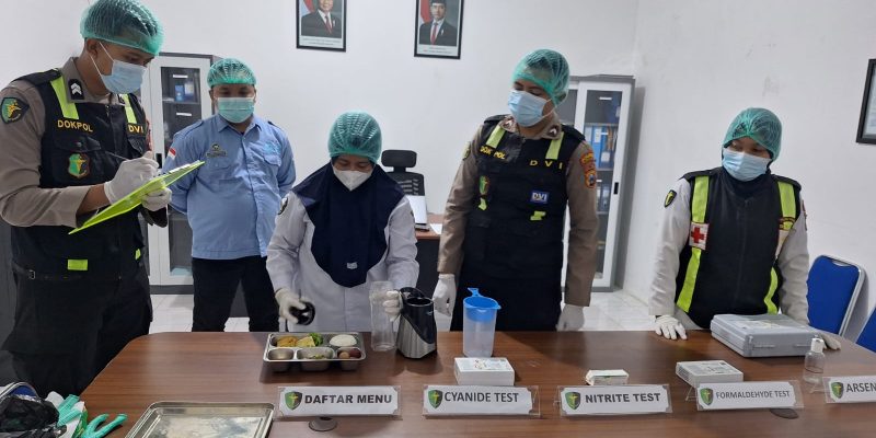 Polres Pasuruan Kota Pastikan Higienitas Program Makan Bergizi Gratis Melalui Pemeriksaan Sidokkes