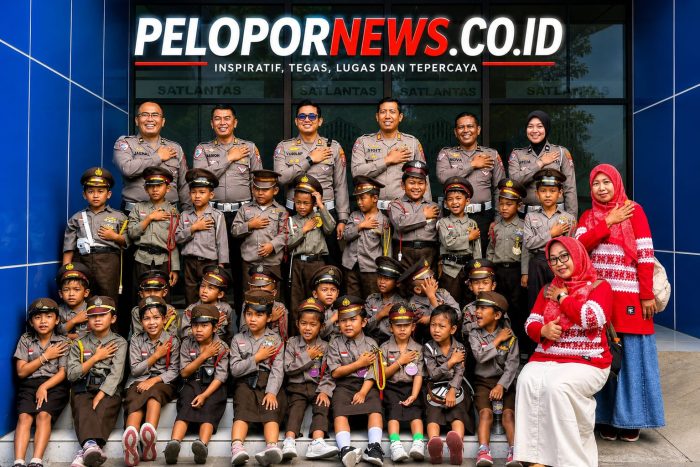 Polisi Sahabat Anak, Satlantas Polresta Sidoarjo Edukasi Tertib Lalu Lintas Siswa TK DWP Sedati Agung