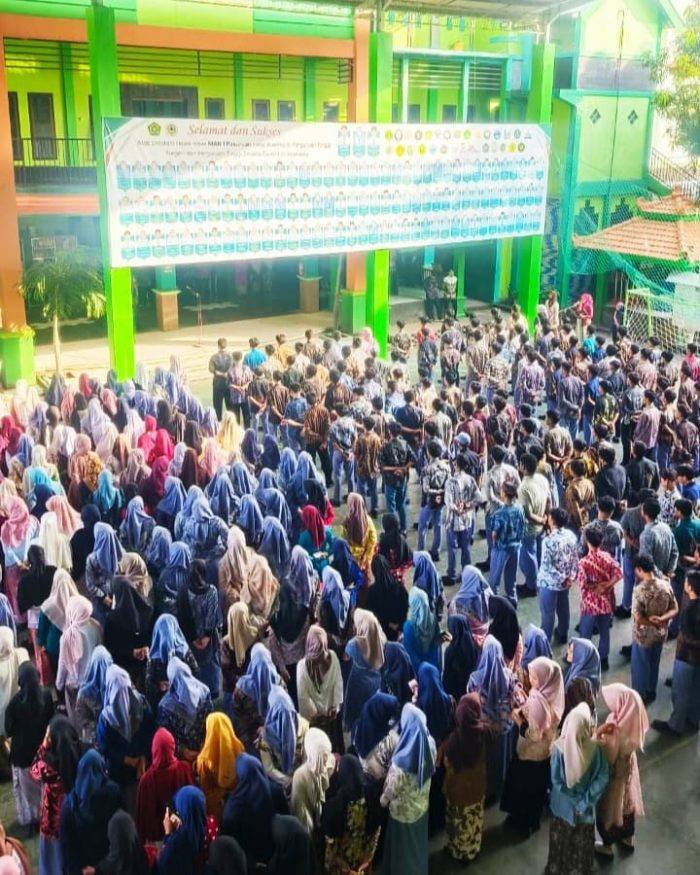 Peringatan Hari Kartini,MAN 1 Pasuruan Tampil Anggun Berkebaya