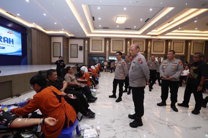 Polda Jatim Gelar Donor Darah Sambut Hari Bhayangkara ke-80