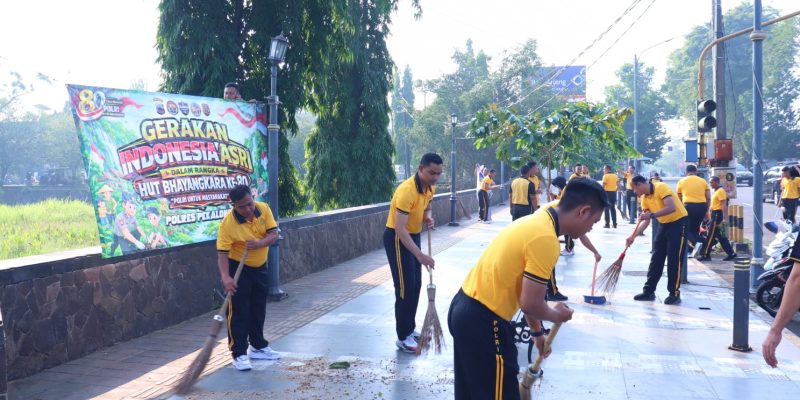Sambut Hari Bhayangkara ke-80, Polres Pekalongan dan Polsek Jajaran Gelar Bakti Religi dan Indonesia Asri Serentak