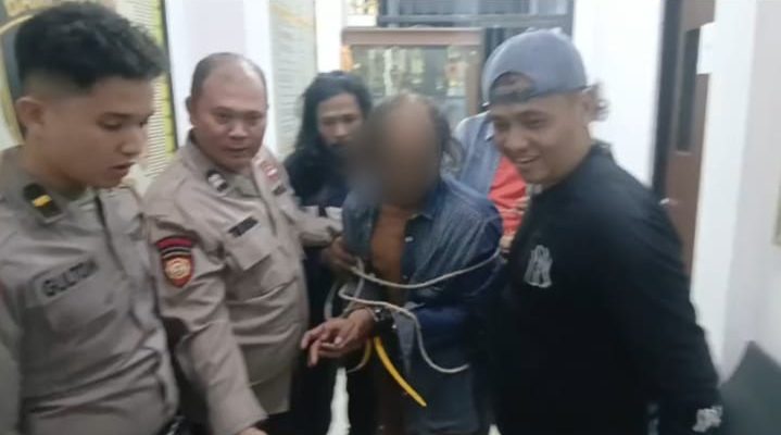 Geger Sore Hari di Pekalongan, Lansia Tewas Ditusuk Tetangga Diduga ODGJ
