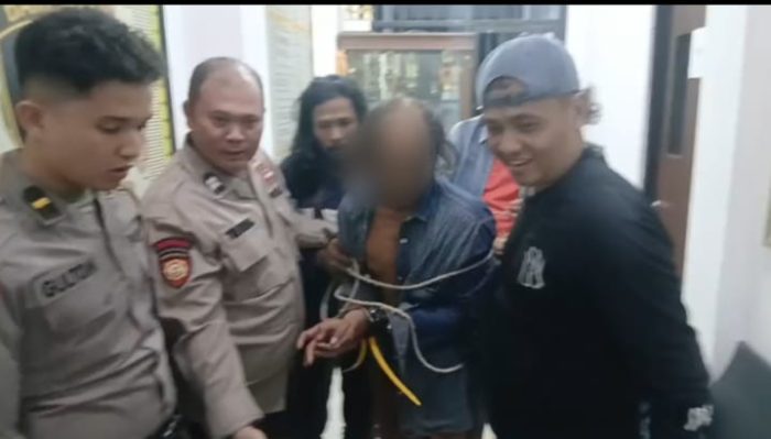 Geger Sore Hari di Pekalongan, Lansia Tewas Ditusuk Tetangga Diduga ODGJ