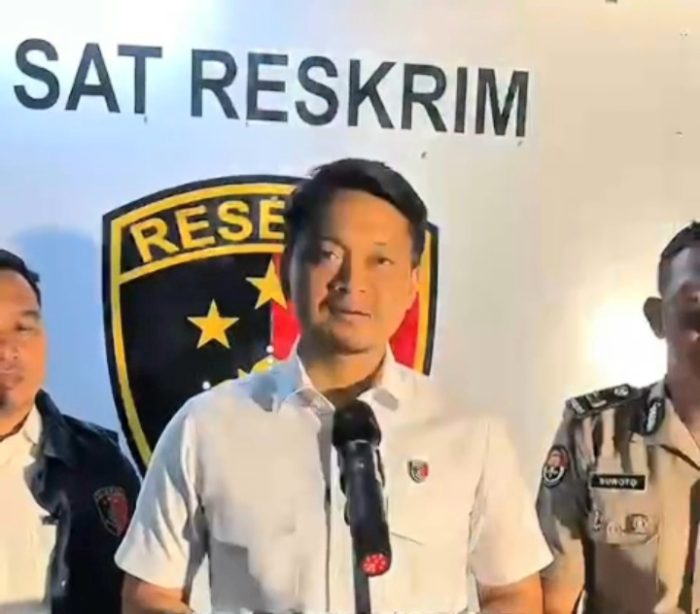 Kakek 67 Tahun di Surabaya Nekat Curi Tiang Rambu Bekas, Aksinya Viral di Media Sosial