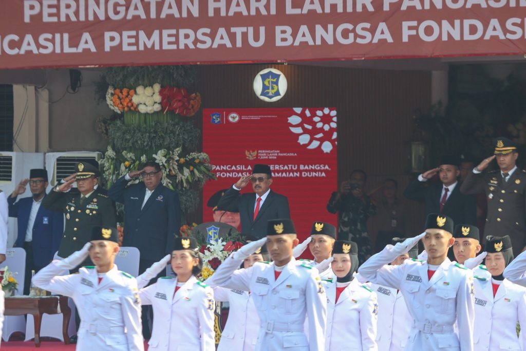 Pemkot Surabaya Gelar Upacara Hari Lahir Pancasila 2026, Wawali Armuji: Pancasila adalah Jangkar Moral Bangsa
