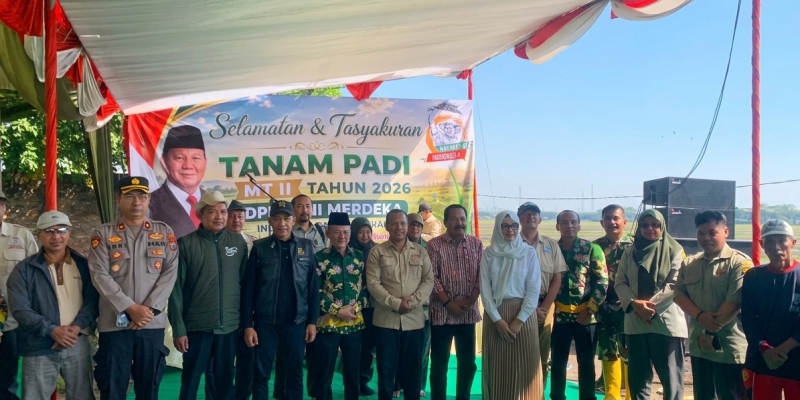 Tanam Padi Serentak di Beji, Kapolsek: Wujud Sinergi Pertahankan Swasembada Pangan
