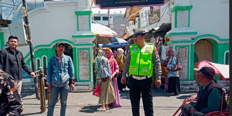 Polsek Semampir Intensifkan Patroli di Religi Ampel, Cegah Kemacetan dan Kriminalitas 3C